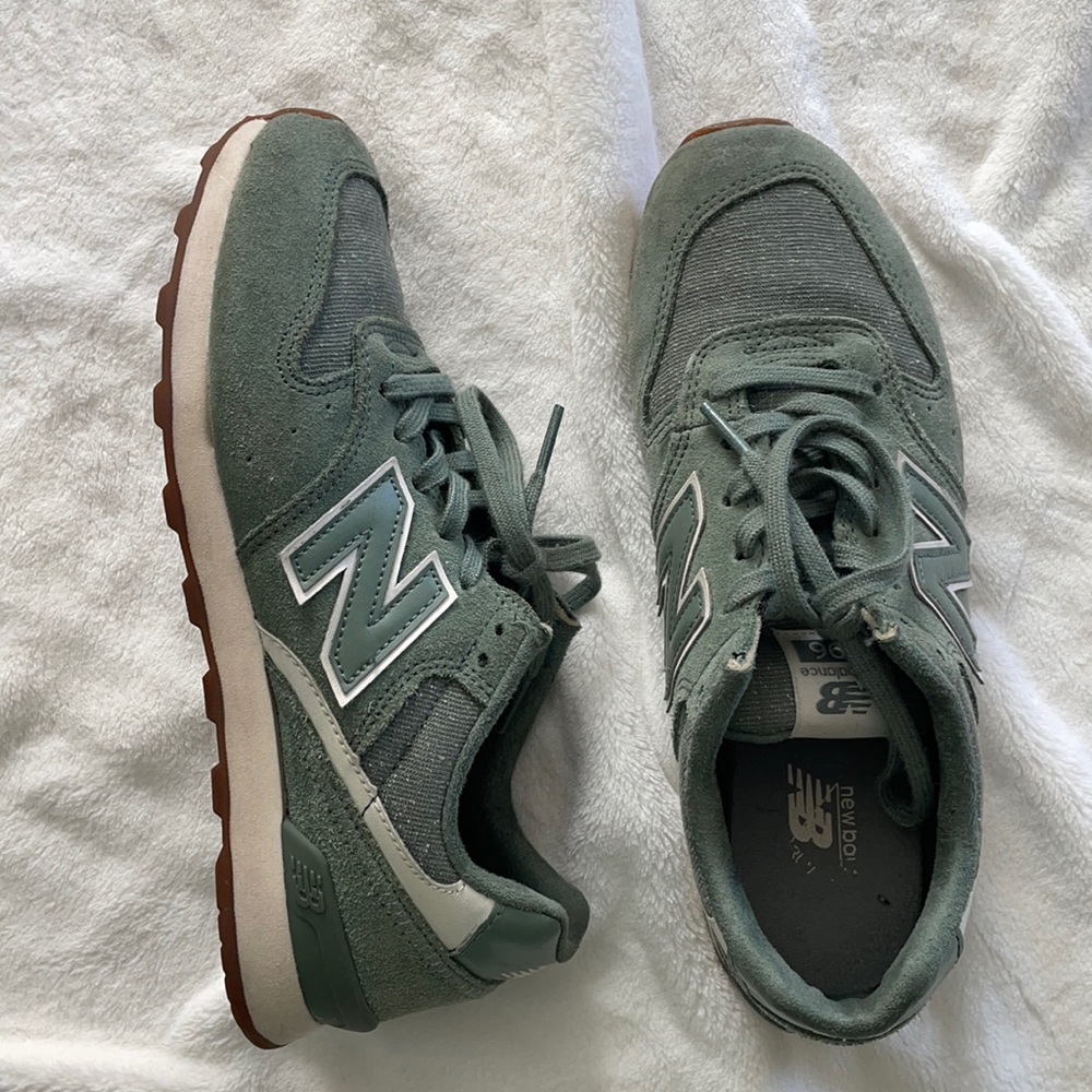 Green New Balance 696